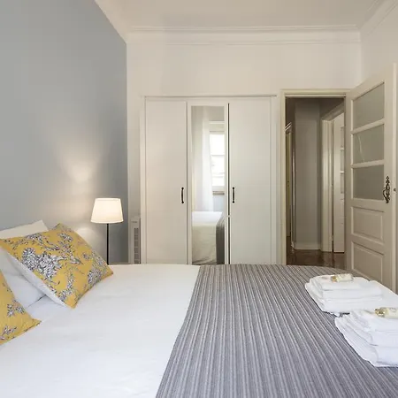 Junto A Fonte Luminosa Apartment *