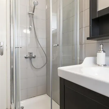 Junto A Fonte Luminosa *